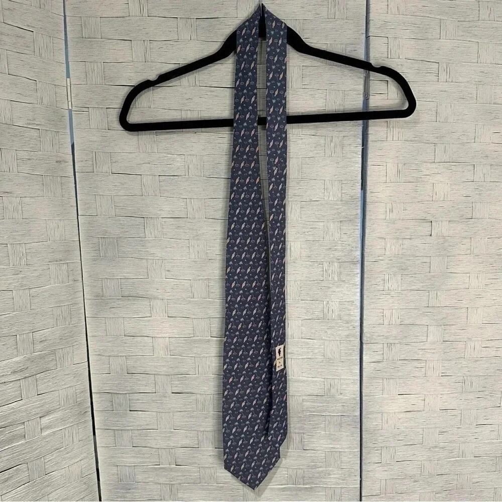 Vineyard vines‎ Mens Tie Blue background palm trees & parrots pink Preppy 60"